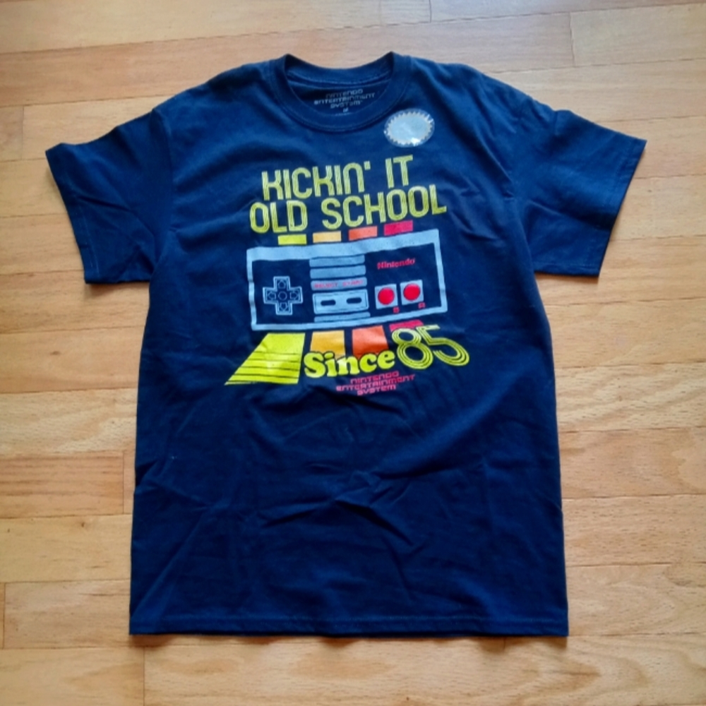 Men's Nintendo MEDIUM t-shirt